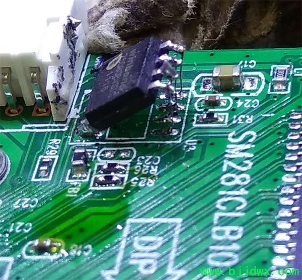 冠捷AOC 238LM00006液晶显示器不开机维修一例