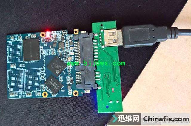 SSD固态硬盘质量差？维修师傅DIY修复全过程，7招搞定 变废为宝